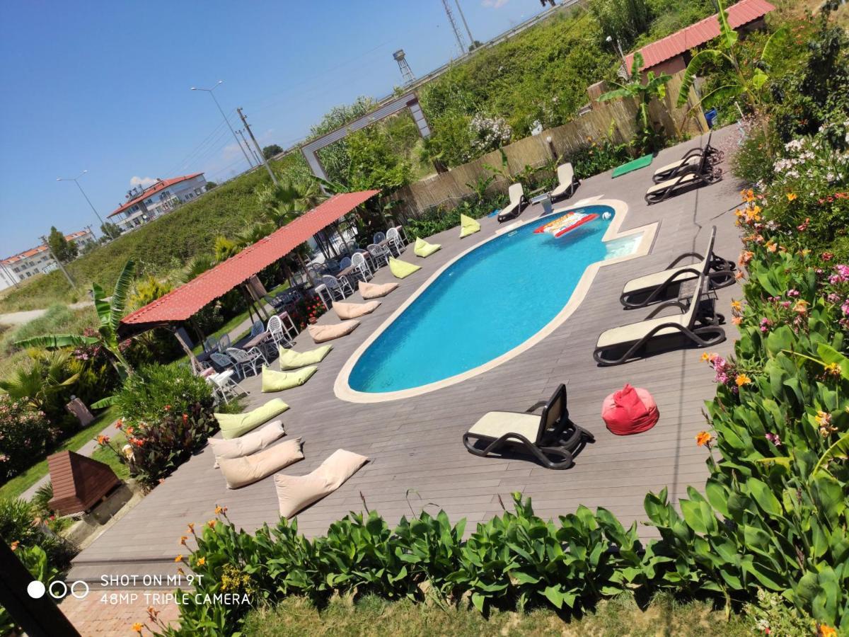 Nostalgia World Otel Kızılot Exteriér fotografie